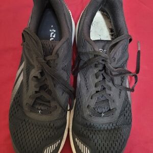 Men's running shoes